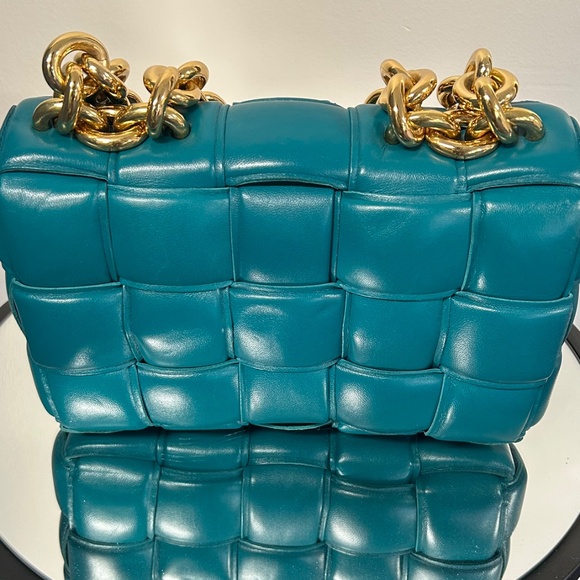 Bottega Veneta Teal Green Leather Padded Chain Cassette Top Hand - Picture 3 of 4